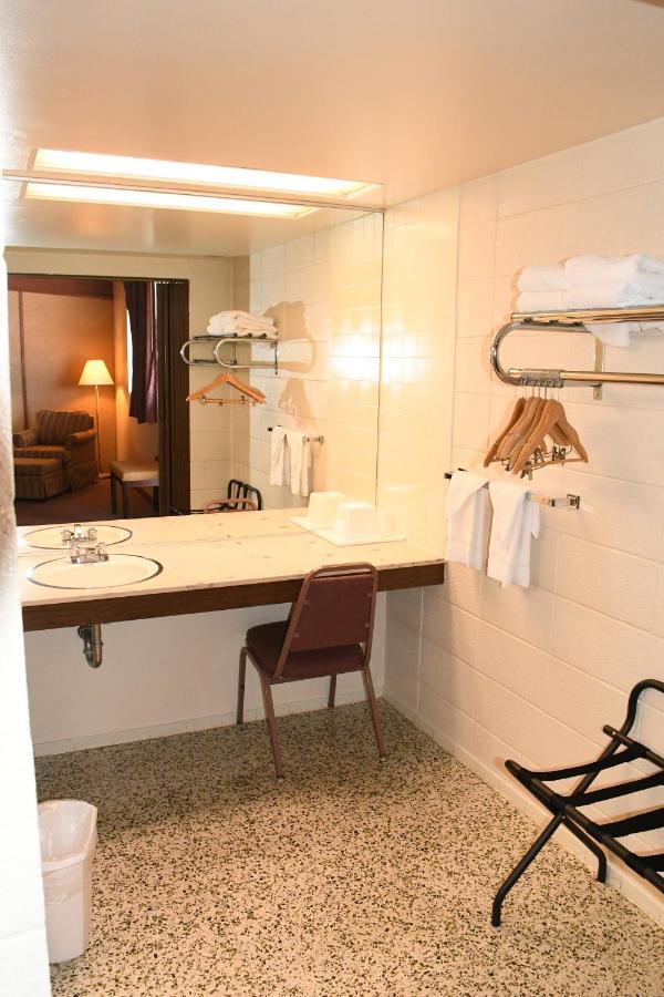 Prairie Inn Еванстон Екстер'єр фото